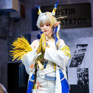 シュウ『アークナイツ』／亞織Aori（Instagram：aori_0729）