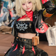 コスプレ】陽気なバーテンダー、『ゼンゼロ』バーニスが最高に