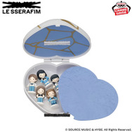 「LE SSERAFIM」が初のプライズドールに！爽やかなデニム衣装、5人がステージに立つような仕掛けもキュート