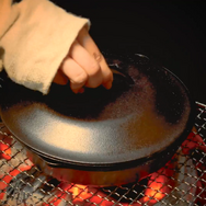 上手に焼けましたー♪ 『モンハンワイルズ』の焚き火料理をベーコン、マッシュルーム、ハチミツでリアルに再現!「絶対美味い」と大評判