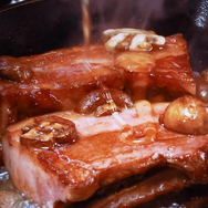 上手に焼けましたー♪ 『モンハンワイルズ』の焚き火料理をベーコン、マッシュルーム、ハチミツでリアルに再現!「絶対美味い」と大評判