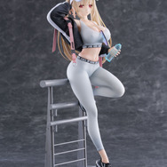 タイトな衣装で豊満ボディがパツパツ…！『アズレン』より「ケルサン」が着せ替え”ホーリー・ランニング”姿で立体化