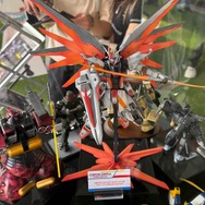 これがアメリカのガンダムベース!ガンプラ無料配布や巨大立像の展示など、家族で楽しめる“体験”を重視した内容に【フォトレポ】