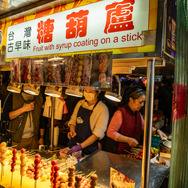 『アズールレーン』と台湾夜市のコラボに大興奮！美女コスプレイヤーが1日店長になって台湾グルメを推し売り【写真43枚】