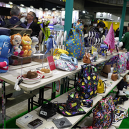 『ドラクエ』スライムがゴルフへ連れて行ってほしそうにこちらをみている！「ジャパンゴルフフェア」にて一部商品を見本展示