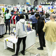 『ドラクエ』スライムがゴルフへ連れて行ってほしそうにこちらをみている！「ジャパンゴルフフェア」にて一部商品を見本展示