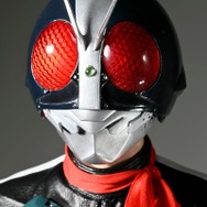 コートを着てたたずむ姿がカッコいい！「シン・仮面ライダー」より一文字隼人こと“仮面ライダー第2号”メガソフビが発売中