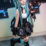 緋月かりら（X：@crlaaaa11）、撮影：Jon