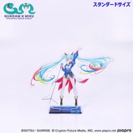 ガンダム45周年×初音ミク アクスタ+キービジュアル+缶バッジ 3点【新品】 ガンダム×初音ミク アクスタ＆バッジセット【キービジュアル