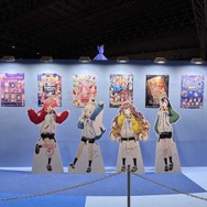 ホロライブの大イベント「hololive SUPER EXPO 2025」行った気分になるかもしれないフォトレポート―等身大フィギュアなど新グッズからメリーゴーランドも!