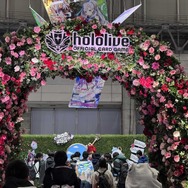 ホロライブの大イベント「hololive SUPER EXPO 2025」行った気分になるかもしれないフォトレポート―等身大フィギュアなど新グッズからメリーゴーランドも!