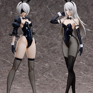 ※後日案内予定の「A2（ヨルハA型二号）バニーVer.」（別売）と並べた画像