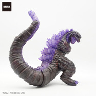 全高約30cmの大ボリューム！「ゴジラ（2016）」ソフビ、暗闇で光るノーマルと奥行き&重厚感あるバーニングレッドカラーの2種展開