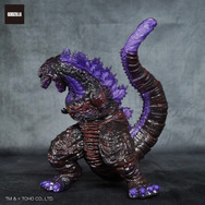全高約30cmの大ボリューム！「ゴジラ（2016）」ソフビ、暗闇で光るノーマルと奥行き&重厚感あるバーニングレッドカラーの2種展開