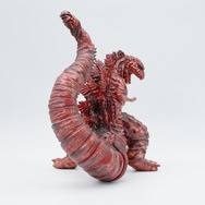 全高約30cmの大ボリューム！「ゴジラ（2016）」ソフビ、暗闇で光るノーマルと奥行き&重厚感あるバーニングレッドカラーの2種展開