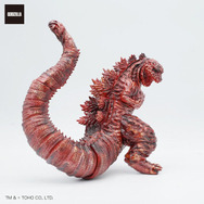 全高約30cmの大ボリューム！「ゴジラ（2016）」ソフビ、暗闇で光るノーマルと奥行き&重厚感あるバーニングレッドカラーの2種展開