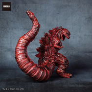 全高約30cmの大ボリューム！「ゴジラ（2016）」ソフビ、暗闇で光るノーマルと奥行き&重厚感あるバーニングレッドカラーの2種展開