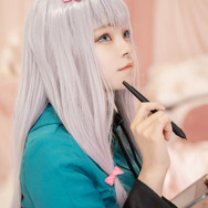 和泉紗霧「エロマンガ先生」／茉白すふれ（X：@ros_rin1017）、撮影：ろーかる（X：@LoooocaL_2）