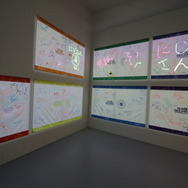 あのヒーローショー衣装を細部まで…！「にじさんじフェス展」会場レポートー173名のパネル展示は圧巻すぎた