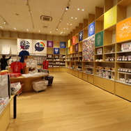 あのヒーローショー衣装を細部まで…！「にじさんじフェス展」会場レポートー173名のパネル展示は圧巻すぎた