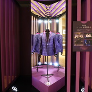 あのヒーローショー衣装を細部まで…！「にじさんじフェス展」会場レポートー173名のパネル展示は圧巻すぎた