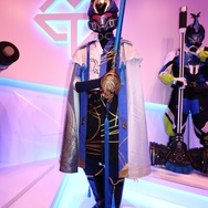 小柳ロウさんの衣装