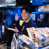 公式生放送「りね2てれび 新生リネージュ2『EVA』記念生放送」でMCを務めたフリーキャスターの「吉﨑智宏」さん