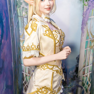 マジェスティック装備を纏うエルフ『リネージュII』/ソフィー(X:@PeachMilky_Cos)