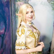 マジェスティック装備を纏うエルフ『リネージュII』/ソフィー(X:@PeachMilky_Cos)