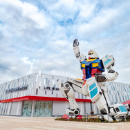 「ガンダム」大阪・関西万博の新機体「ジオング タイプMA」がお披露目!重厚感アップ、背後には4本の腕を背負う