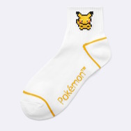 GUから『ポケモン』コラボアパレルが4月25日発売!ピカチュウ、リザードン、ミュウツーらを懐かしのドット絵でデザイン