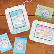 「ちいかわ」郵便局アイテムが4月18日発売！傾けると絵柄変わるチェンジングカード、郵便を送る際に使える茶封筒など全4種