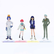 GQuuuuuuX、赤いガンダムが大胆にデザインされたTシャツも!「ガンダム ジークアクス」マチュ、緑のおじさんアクスタなどグッズがラインナップ