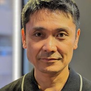 『ケツバトラー』が初対面の距離を縮める！？広島工科大学との共同実験で、恥ずかしさを感じていた人ほど親しみやすくなる傾向が明らかに