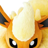 『ポケモン』イーブイとのサイズ差にビックリ!シャワーズ、サンダース、ブースターの「等身大ぬいぐるみ」受注販売は本日5月19日まで