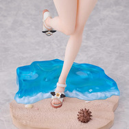 ムチムチ太ももがいっぱい！アニメ『ライザのアトリエ』よりライザ、クラウディア、リラが水着フィギュア化―3人の台座は組み合わせ可能