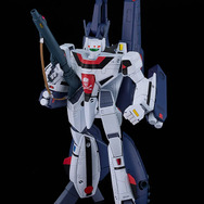 初代「マクロス」劇場版より、主人公・一条輝が搭乗する「VF-1Sストライクバルキリー」1/72スケールでプラモ化！「リン・ミンメイ」も付属