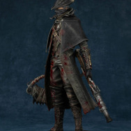 返り血を浴びて仁王立ちする姿がカッコいい!『Bloodborne』より「狩人」が約8万円のスタチュー化