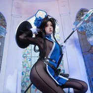 メイデン：アイスローズ／殷果AKUMA（Weibo：殷果AKUMA）