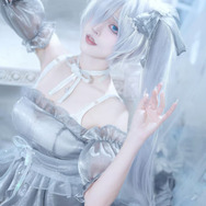 シンデレラ／比比骨骼精奇 QWQ（Weibo：比比骨骼精奇 QWQ）