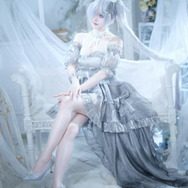 シンデレラ／比比骨骼精奇 QWQ（Weibo：比比骨骼精奇 QWQ）