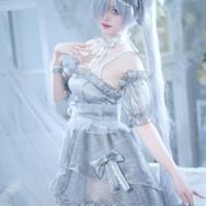 シンデレラ／比比骨骼精奇 QWQ（Weibo：比比骨骼精奇 QWQ）