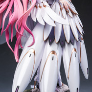 チラ見えする太もも！『勝利の女神：NIKKE』人気キャラ「ドロシー」が立体化―謎の生物「Doro」フィギュアも付属