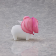 チラ見えする太もも！『勝利の女神：NIKKE』人気キャラ「ドロシー」が立体化―謎の生物「Doro」フィギュアも付属