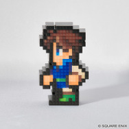 『ファイナルファンタジー』シリーズから「セシル」「バッツ」らがルームライトに！持ち運びも簡単でインテリアにぴったり