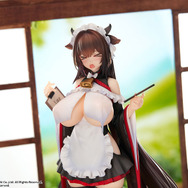 はち切れんばかりの“たわわ”なボリューム感！『アズレン』樫野が着せ替え「つまずきトラブルメイド」の姿でフィギュア化