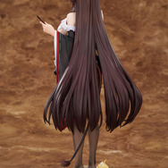 はち切れんばかりの“たわわ”なボリューム感！『アズレン』樫野が着せ替え「つまずきトラブルメイド」の姿でフィギュア化