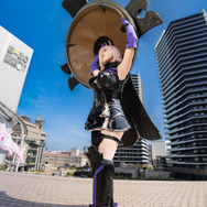 全国送料無料・イイ店 コスプレ】『FGO』マシュが重厚感のあるアーマーと盾装備で降臨 コスプレ衣装