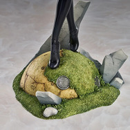 衣装から太ももがチラリ！「ニーアオートマタ」より「2B（ヨルハ二号B型）」が優雅な戦闘ポーズで立体化―予約受付中