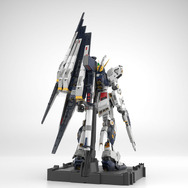 究極のガンプラ「PG UNLEASHED 1/60 νガンダム」いよいよ予約受付開始!大型スケールで挑んだフィン・ファンネルも必見